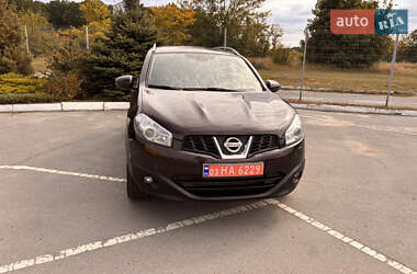 Внедорожник / Кроссовер Nissan Qashqai+2 2010 в 
