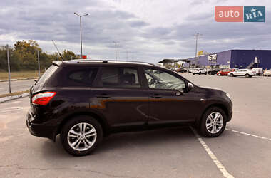 Внедорожник / Кроссовер Nissan Qashqai+2 2010 в 