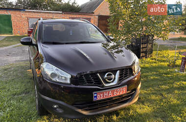Внедорожник / Кроссовер Nissan Qashqai+2 2010 в 
