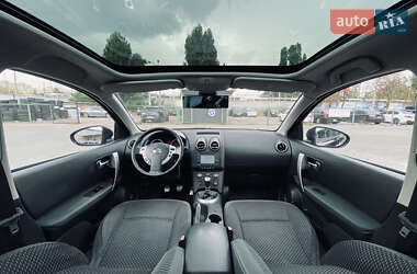 Внедорожник / Кроссовер Nissan Qashqai+2 2010 в 