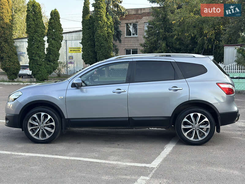 Позашляховик / Кросовер Nissan Qashqai+2 2010 в Дубні