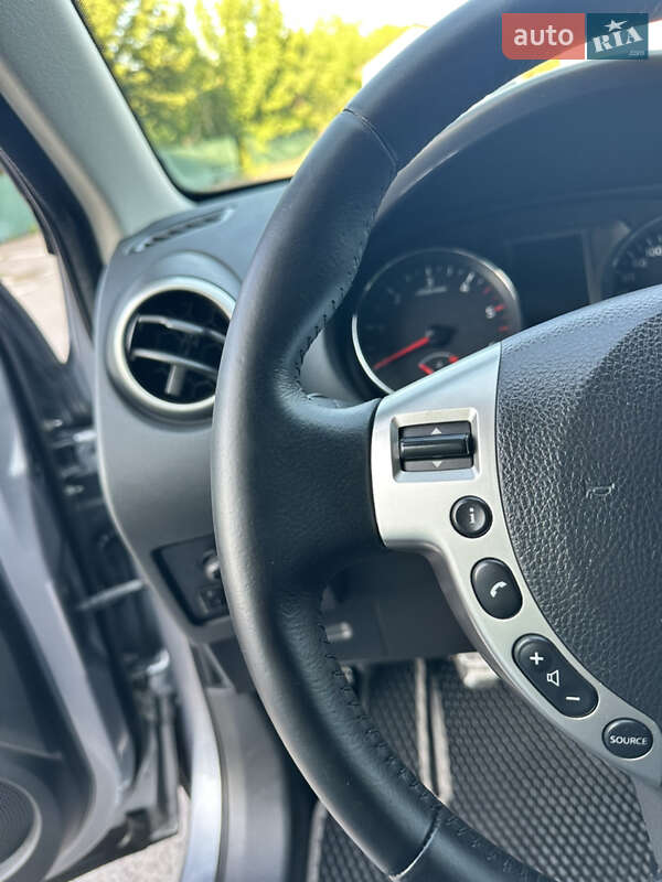 Позашляховик / Кросовер Nissan Qashqai+2 2010 в Дубні