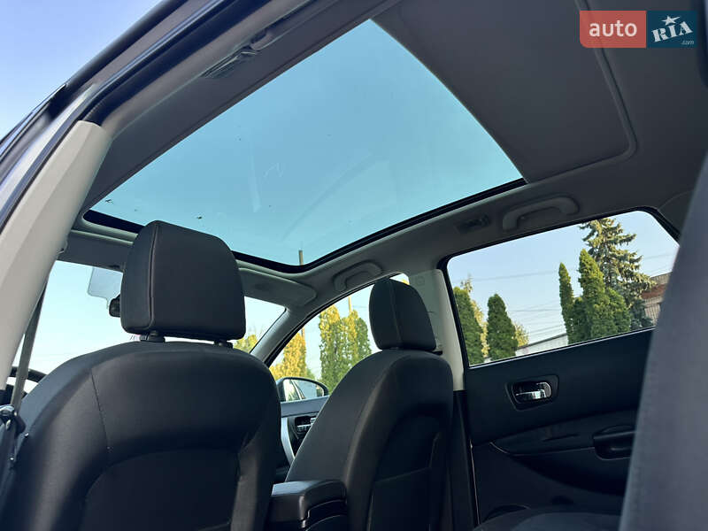 Позашляховик / Кросовер Nissan Qashqai+2 2010 в Дубні