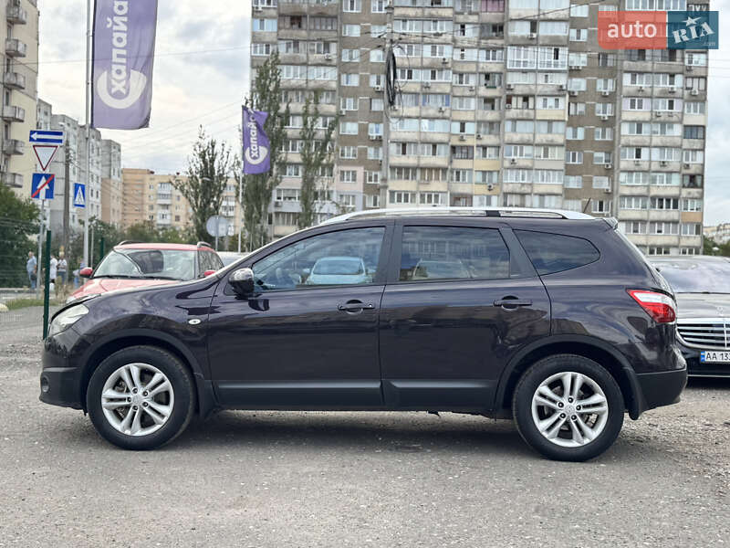 Внедорожник / Кроссовер Nissan Qashqai+2 2010 в Киеве