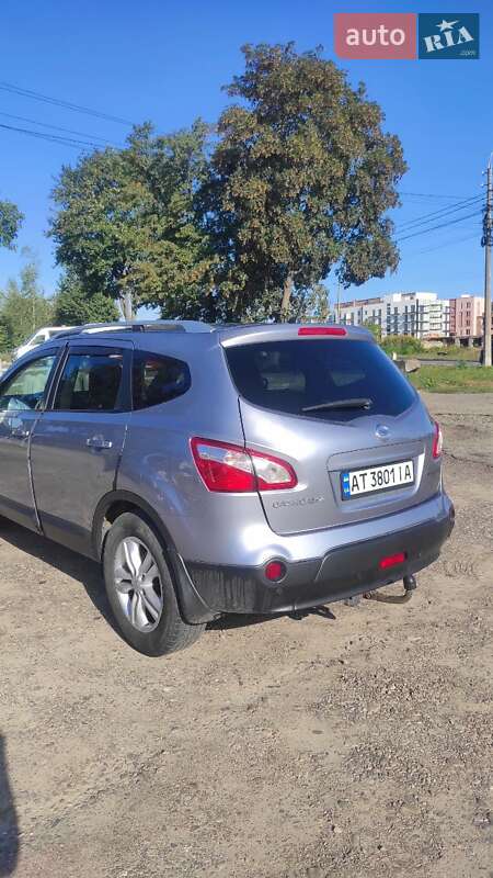 Внедорожник / Кроссовер Nissan Qashqai+2 2012 в Черновцах