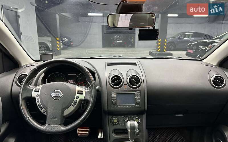 Позашляховик / Кросовер Nissan Qashqai+2 2010 в Чернівцях