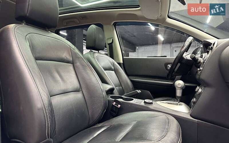 Позашляховик / Кросовер Nissan Qashqai+2 2010 в Чернівцях