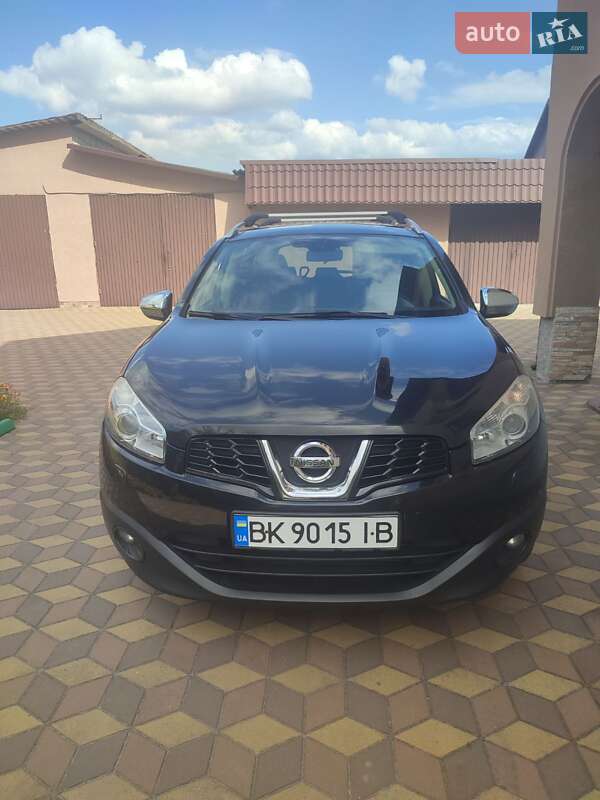 Внедорожник / Кроссовер Nissan Qashqai+2 2012 в Сарнах