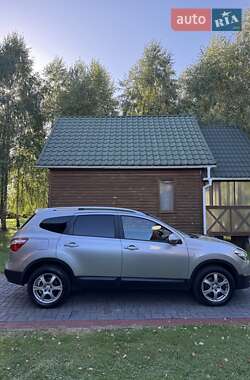 Внедорожник / Кроссовер Nissan Qashqai+2 2011 в 