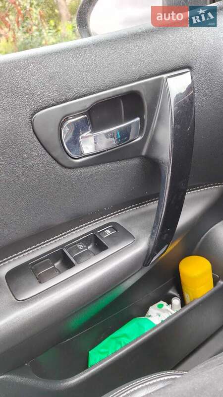 Внедорожник / Кроссовер Nissan Qashqai+2 2013 в Нововолынске