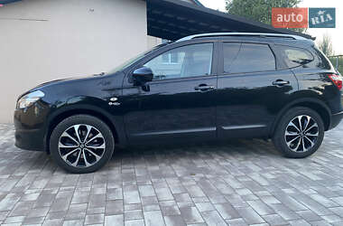 Позашляховик / Кросовер Nissan Qashqai+2 2011 в 