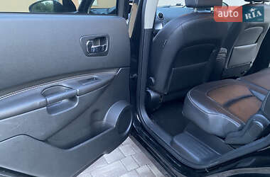 Позашляховик / Кросовер Nissan Qashqai+2 2011 в 