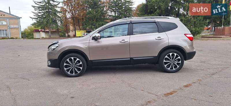 Внедорожник / Кроссовер Nissan Qashqai+2 2011 в Новоархангельске