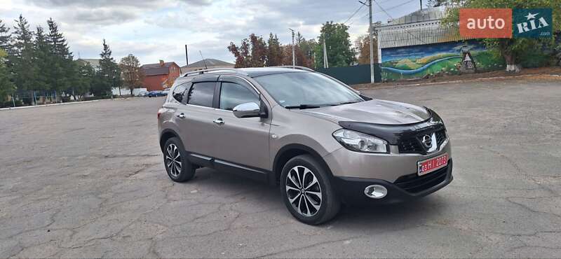 Внедорожник / Кроссовер Nissan Qashqai+2 2011 в Новоархангельске