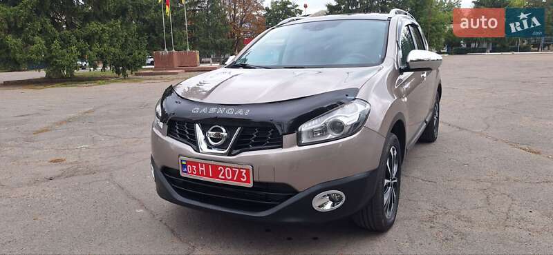 Внедорожник / Кроссовер Nissan Qashqai+2 2011 в Новоархангельске