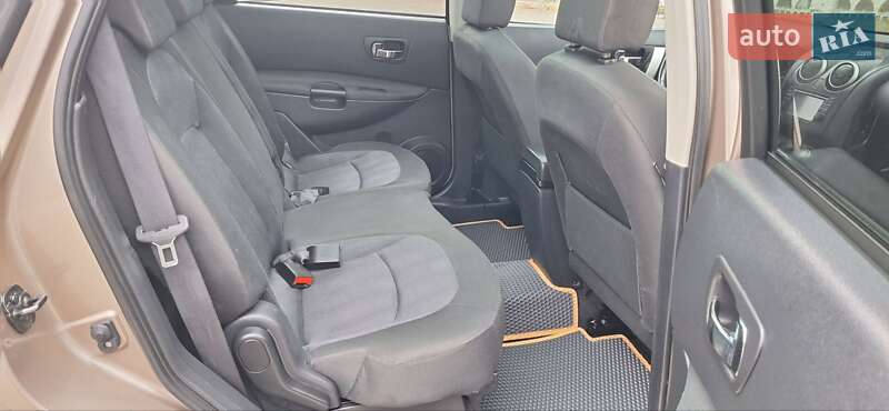 Внедорожник / Кроссовер Nissan Qashqai+2 2011 в Новоархангельске