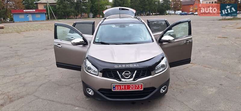 Внедорожник / Кроссовер Nissan Qashqai+2 2011 в Новоархангельске