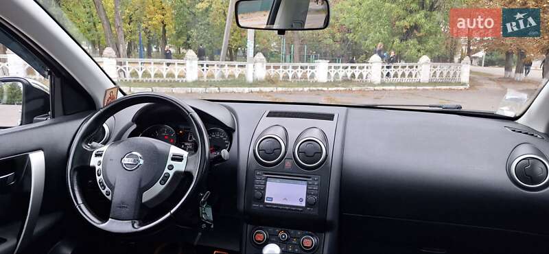 Внедорожник / Кроссовер Nissan Qashqai+2 2011 в Новоархангельске