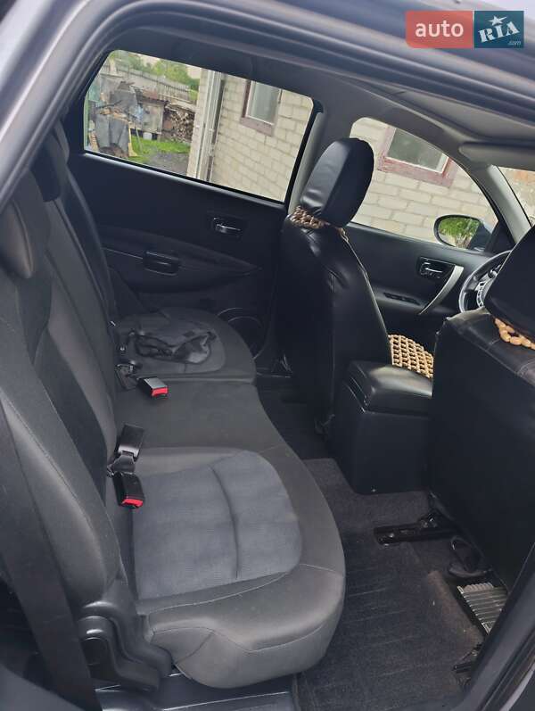 Внедорожник / Кроссовер Nissan Qashqai+2 2011 в Нововолынске