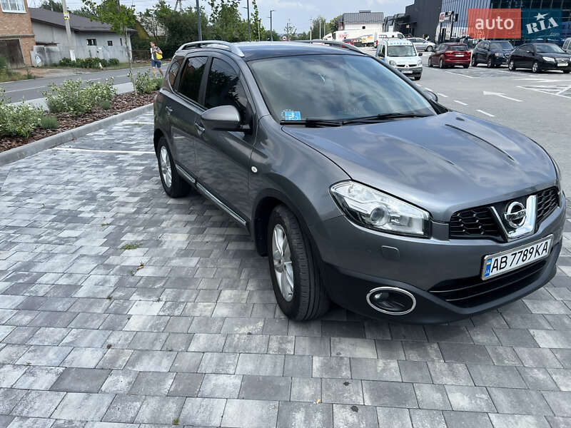 Позашляховик / Кросовер Nissan Qashqai+2 2011 в 