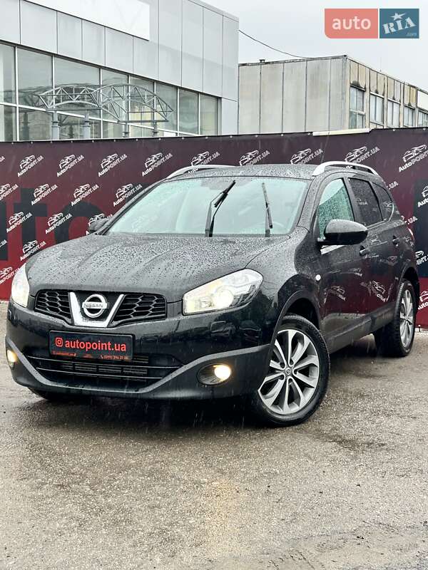 Nissan Qashqai+2 2010