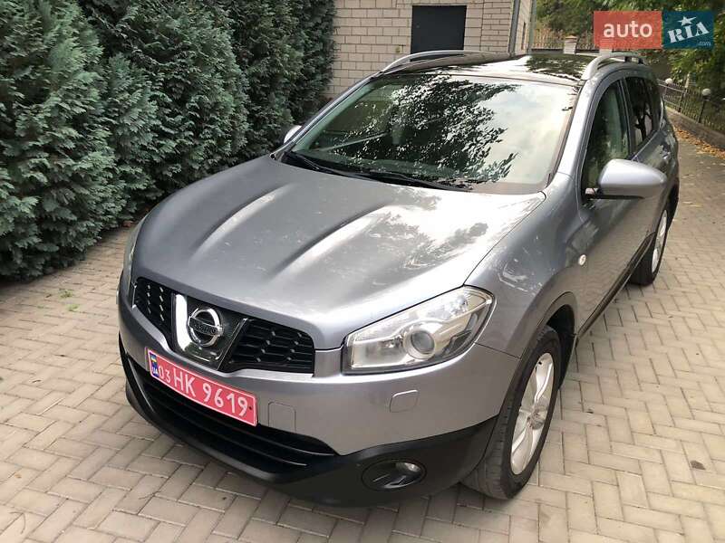 Позашляховик / Кросовер Nissan Qashqai+2 2011 в  фото Позашляховик / Кросовер Nissan Qashqai+2 2011 в
