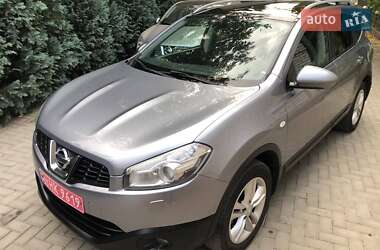 Позашляховик / Кросовер Nissan Qashqai+2 2011 в  фото 2 Позашляховик / Кросовер Nissan Qashqai+2 2011 в