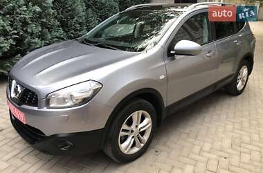 Позашляховик / Кросовер Nissan Qashqai+2 2011 в  фото 4 Позашляховик / Кросовер Nissan Qashqai+2 2011 в