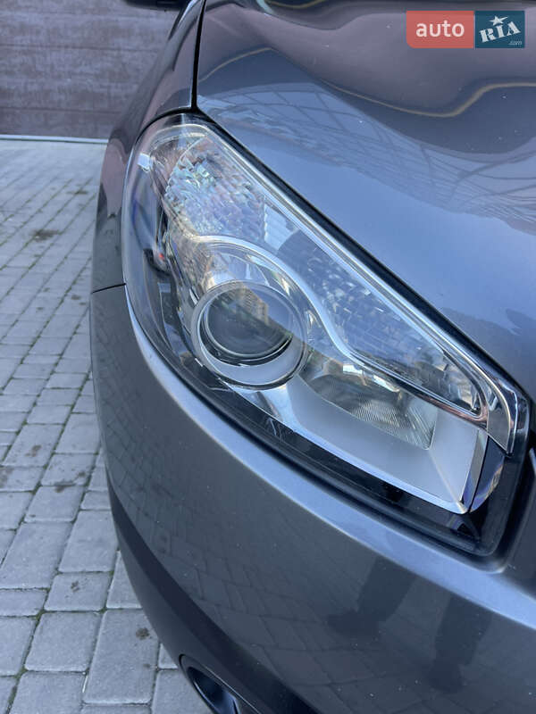 Позашляховик / Кросовер Nissan Qashqai+2 2010 в Львові фото 13 Позашляховик / Кросовер Nissan Qashqai+2 2010 в Львові