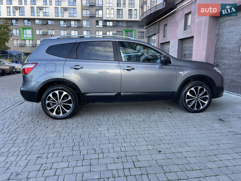 Позашляховик / Кросовер Nissan Qashqai+2 2010 в Львові фото 7 Позашляховик / Кросовер Nissan Qashqai+2 2010 в Львові