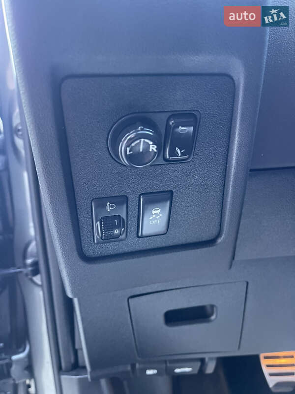 Позашляховик / Кросовер Nissan Qashqai+2 2010 в Львові фото 17 Позашляховик / Кросовер Nissan Qashqai+2 2010 в Львові