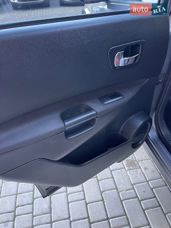 Позашляховик / Кросовер Nissan Qashqai+2 2010 в Львові фото 25 Позашляховик / Кросовер Nissan Qashqai+2 2010 в Львові