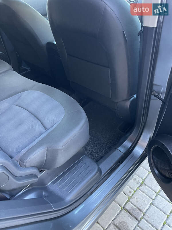 Позашляховик / Кросовер Nissan Qashqai+2 2010 в Львові фото 31 Позашляховик / Кросовер Nissan Qashqai+2 2010 в Львові