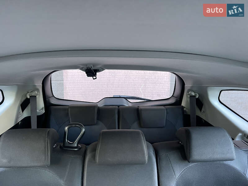 Позашляховик / Кросовер Nissan Qashqai+2 2010 в Львові фото 40 Позашляховик / Кросовер Nissan Qashqai+2 2010 в Львові