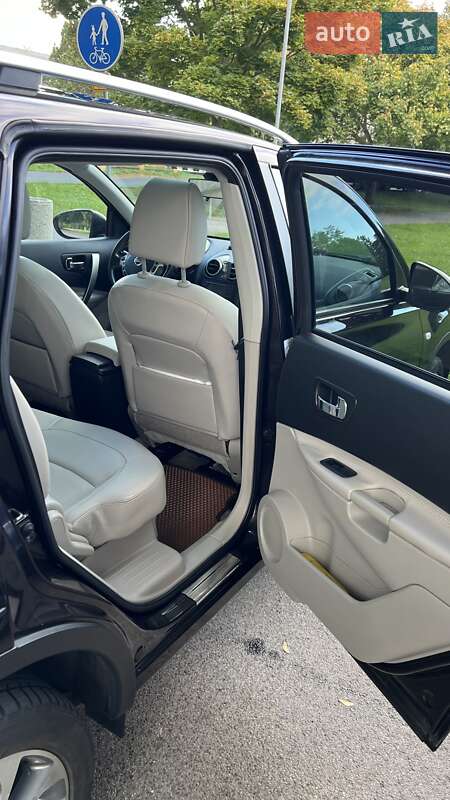 Внедорожник / Кроссовер Nissan Qashqai+2 2010 в Залещиках