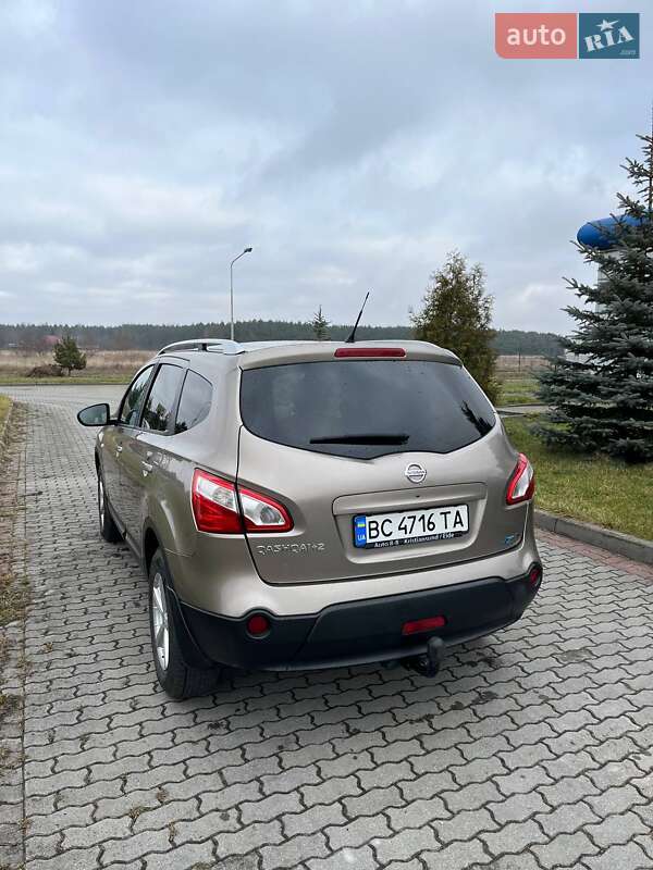 Внедорожник / Кроссовер Nissan Qashqai+2 2011 в Радехове