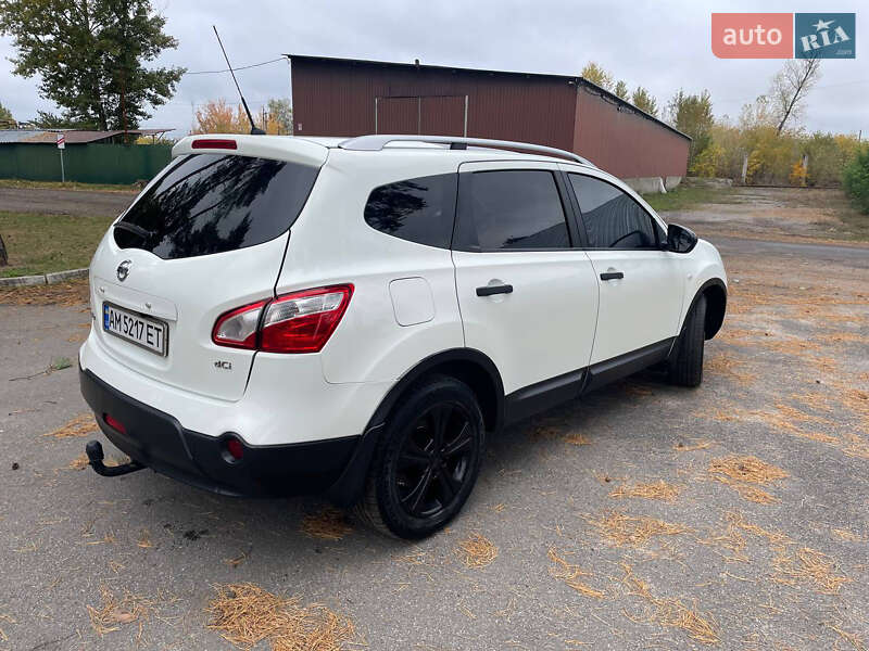Внедорожник / Кроссовер Nissan Qashqai+2 2013 в Новых Санжарах