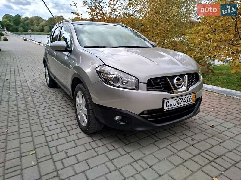 Внедорожник / Кроссовер Nissan Qashqai+2 2011 в 
