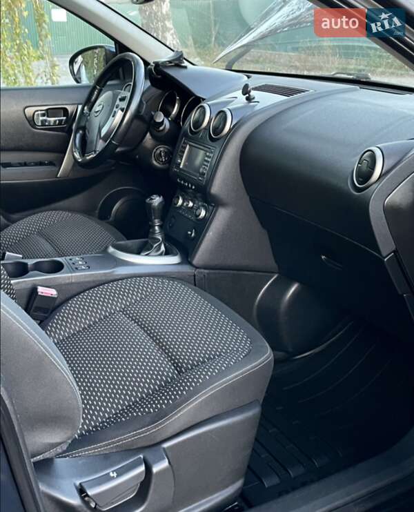 Позашляховик / Кросовер Nissan Qashqai+2 2009 в Дубні фото 8 Позашляховик / Кросовер Nissan Qashqai+2 2009 в Дубні
