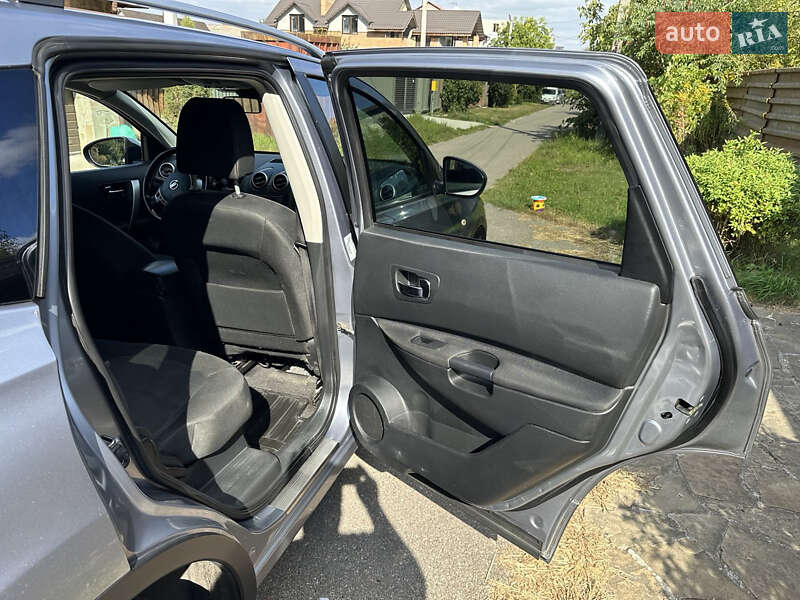 Позашляховик / Кросовер Nissan Qashqai+2 2010 в Києві фото 13 Позашляховик / Кросовер Nissan Qashqai+2 2010 в Києві