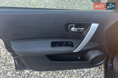 Внедорожник / Кроссовер Nissan Qashqai+2 2010 в 