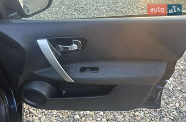 Внедорожник / Кроссовер Nissan Qashqai+2 2010 в 