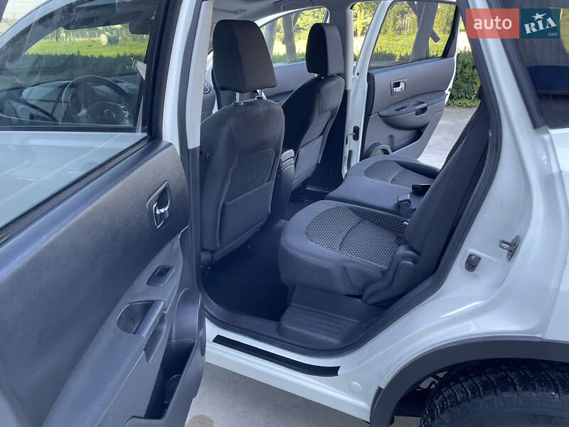 Внедорожник / Кроссовер Nissan Qashqai+2 2009 в Косове