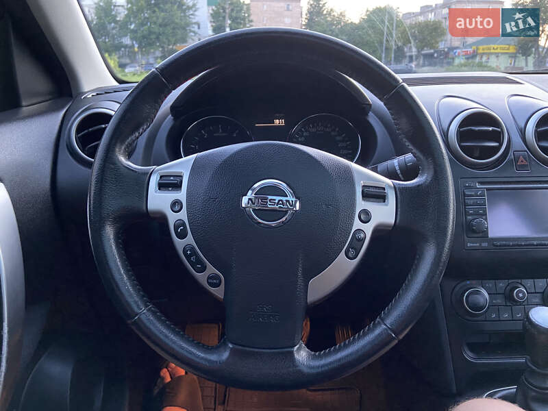 Позашляховик / Кросовер Nissan Qashqai+2 2013 в Звягелі