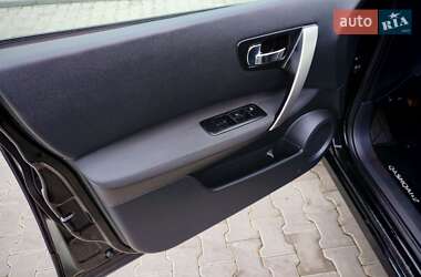 Внедорожник / Кроссовер Nissan Qashqai+2 2011 в 