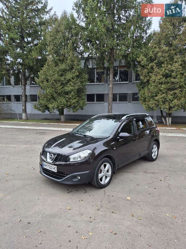 Позашляховик / Кросовер Nissan Qashqai+2 2011 в Рівному