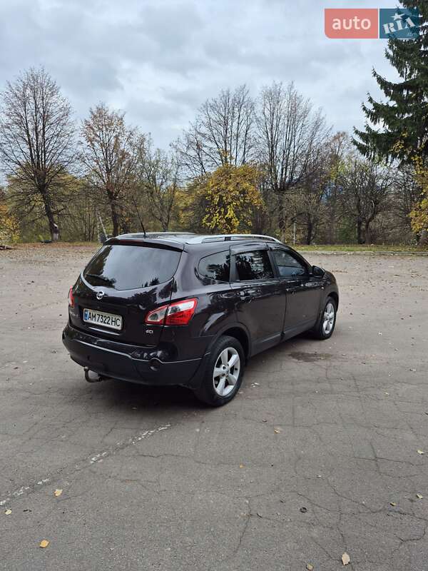 Позашляховик / Кросовер Nissan Qashqai+2 2011 в Рівному