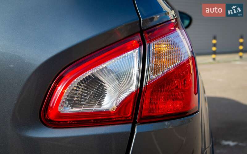 Внедорожник / Кроссовер Nissan Qashqai+2 2012 в Харькове