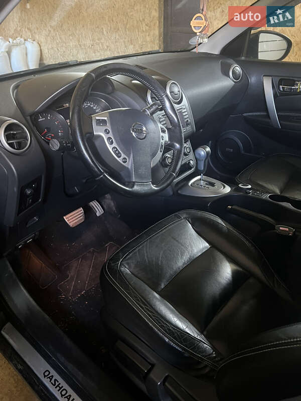 Внедорожник / Кроссовер Nissan Qashqai+2 2010 в Черновцах