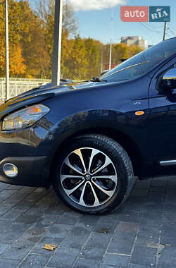 Позашляховик / Кросовер Nissan Qashqai+2 2011 в  фото 11 Позашляховик / Кросовер Nissan Qashqai+2 2011 в